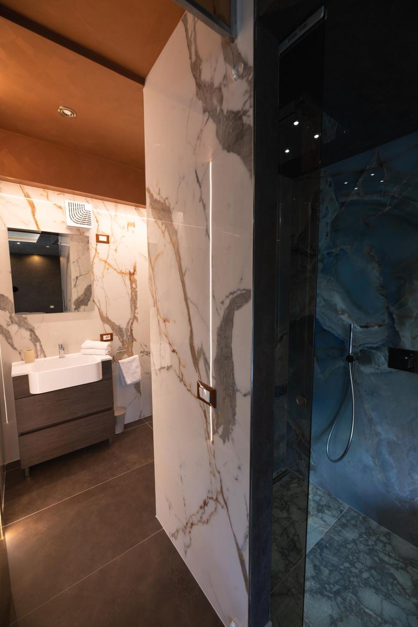 Garda Fantasy Paradise Silver O Gold Desenzano del Garda Exterior photo